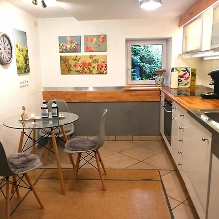 Graf Διαμέρισμα *